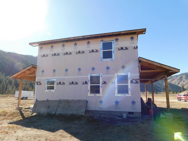 5050 E Baumgartner Rd, Featherville, ID 83647