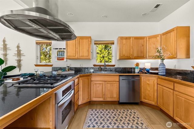 512 72nd Avenue NE, Olympia, WA 98506