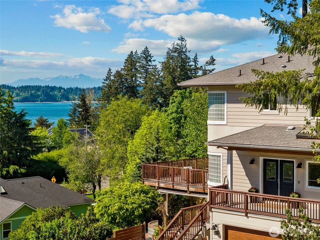 512 72nd Avenue NE, Olympia, WA 98506