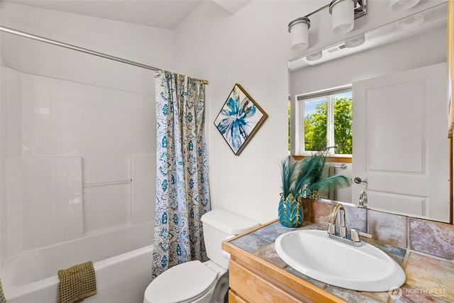 512 72nd Avenue NE, Olympia, WA 98506