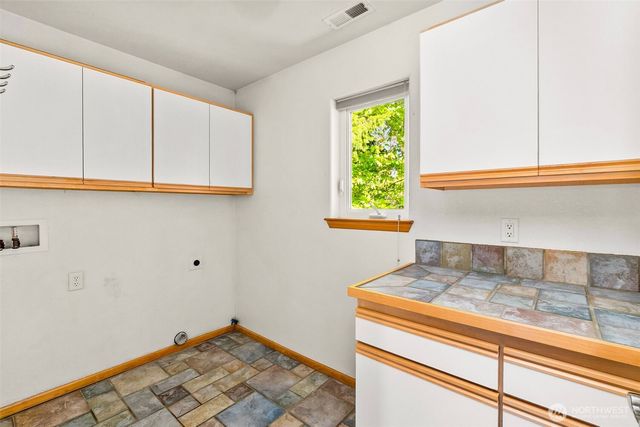 512 72nd Avenue NE, Olympia, WA 98506