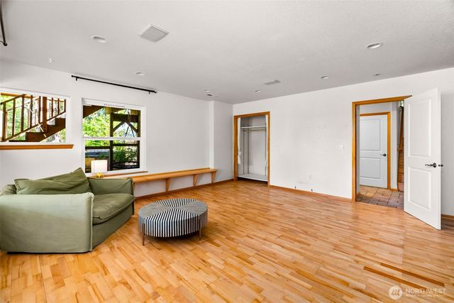512 72nd Avenue NE, Olympia, WA 98506
