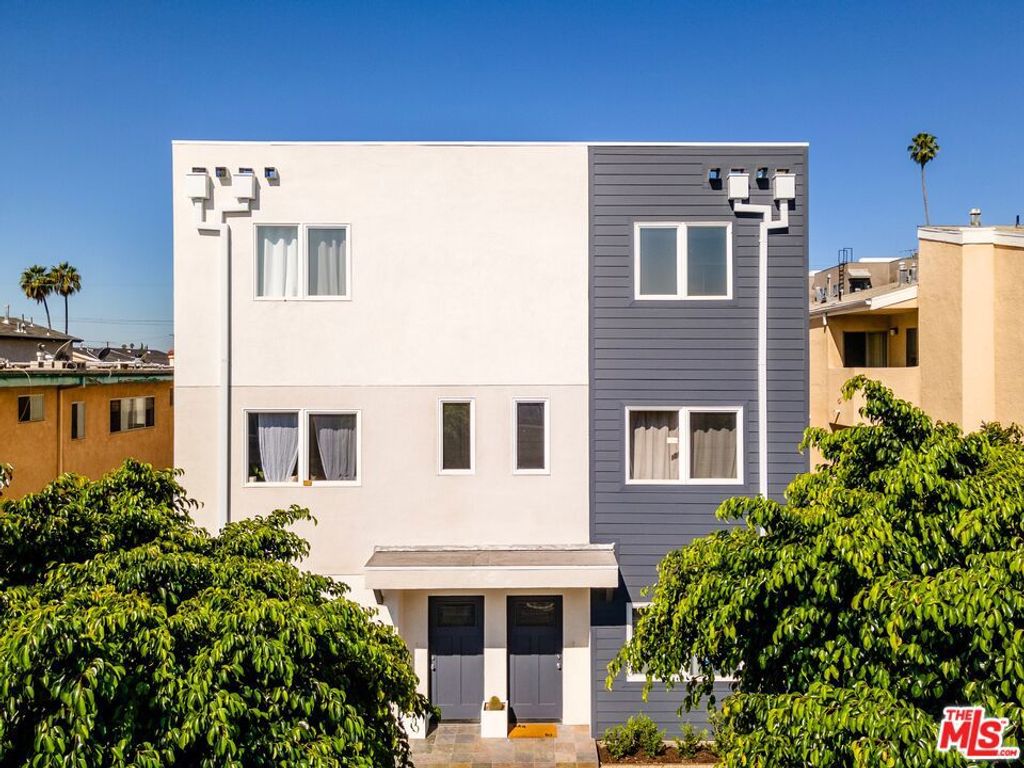 635 N Harvard Boulevard, Los Angeles, CA 90004 — photo 3