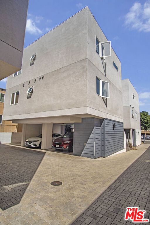 635 N Harvard Boulevard, Los Angeles, CA 90004 — photo 5