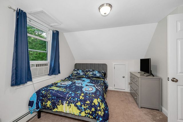 32 Honor Roll Rd, Pelham, NH 03076