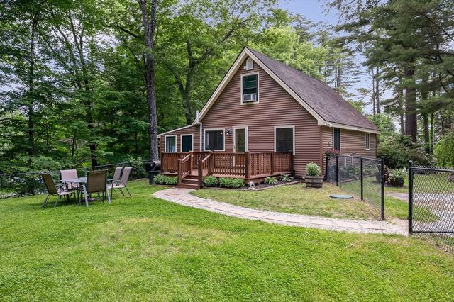 32 Honor Roll Rd, Pelham, NH 03076