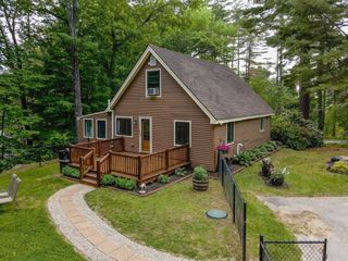 32 Honor Roll Rd, Pelham, NH 03076