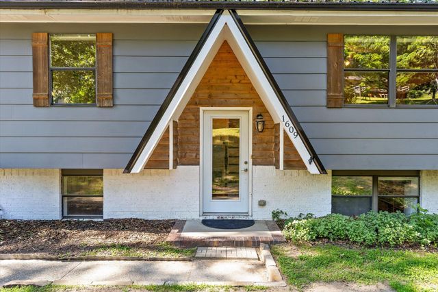1609 Wendy Circle, Soddy Daisy, TN 37379