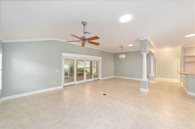 565 SOCIETY HILL CIRCLE, The Villages, FL 32162