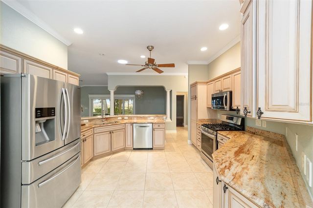 565 SOCIETY HILL CIRCLE, The Villages, FL 32162