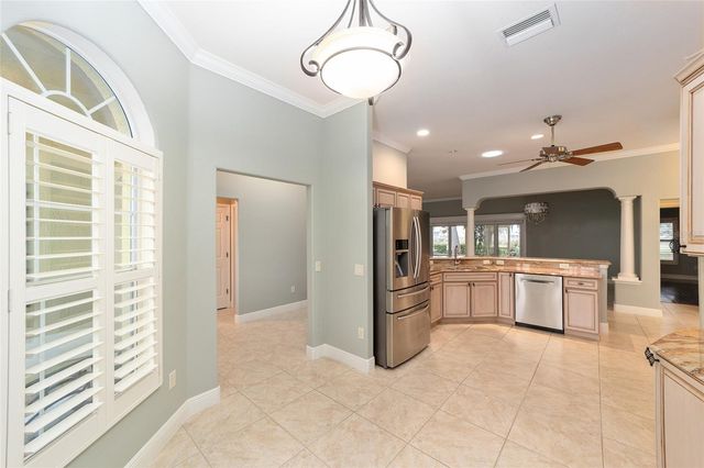 565 SOCIETY HILL CIRCLE, The Villages, FL 32162