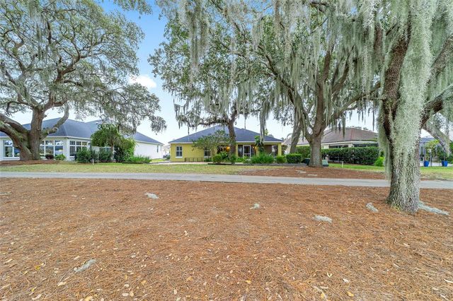 565 SOCIETY HILL CIRCLE, The Villages, FL 32162