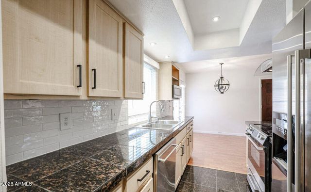 10415 N 11TH Street 1, Phoenix, AZ 85020