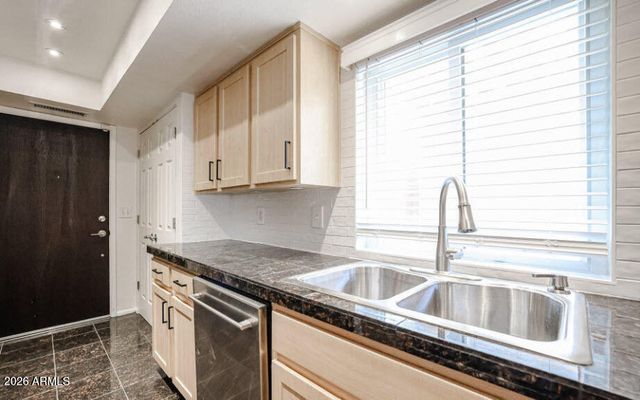 10415 N 11TH Street 1, Phoenix, AZ 85020