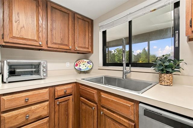 13036 VILLAGE CHASE CIRCLE 13036, Tampa, FL 33618