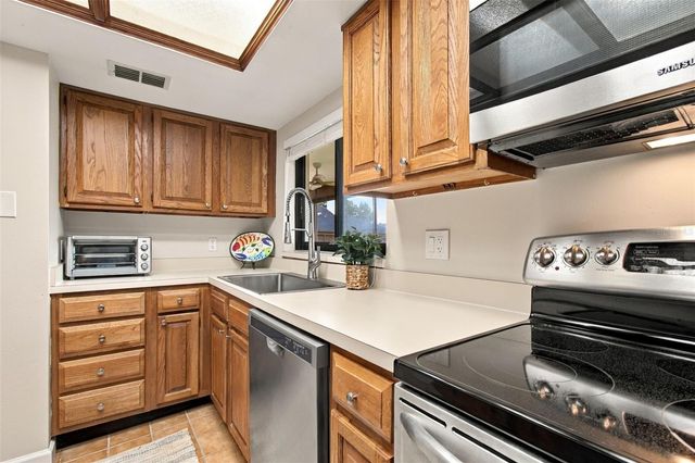 13036 VILLAGE CHASE CIRCLE 13036, Tampa, FL 33618