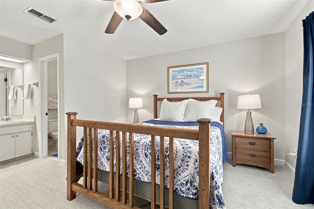 13036 VILLAGE CHASE CIRCLE 13036, Tampa, FL 33618