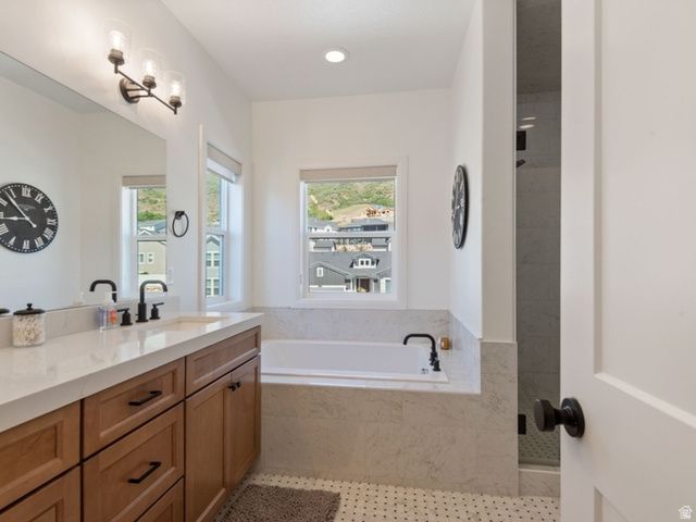 1447 N SHADOW WOOD DR, Kaysville, UT 84037