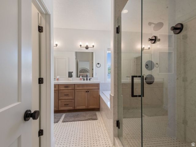 1447 N SHADOW WOOD DR, Kaysville, UT 84037