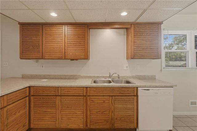 7802 E 112 Street, Kansas City, MO 64134