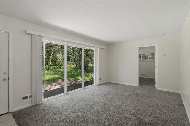 7802 E 112 Street, Kansas City, MO 64134