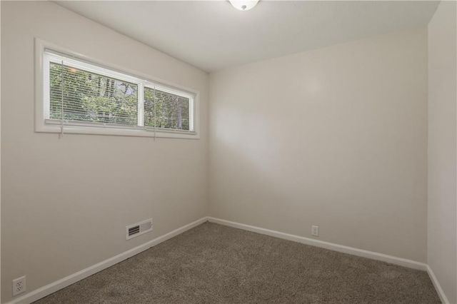 7802 E 112 Street, Kansas City, MO 64134