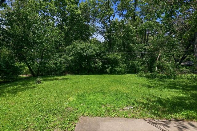 7802 E 112 Street, Kansas City, MO 64134