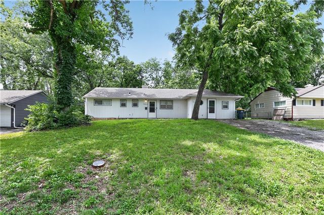 7802 E 112 Street, Kansas City, MO 64134