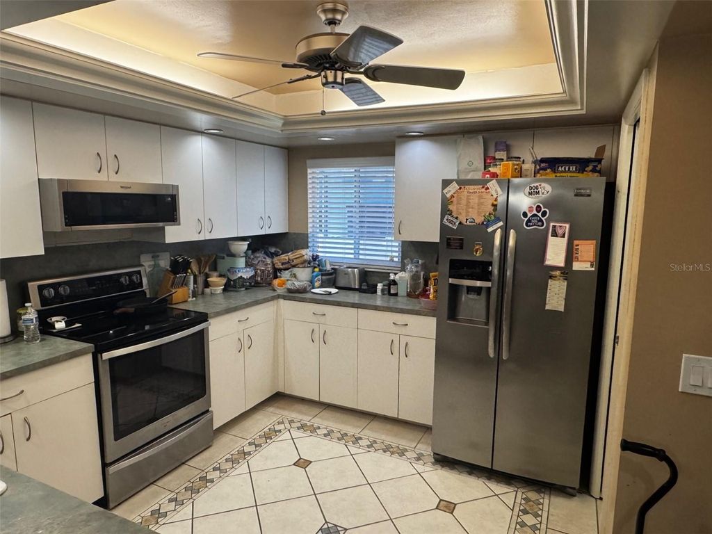 Image 16 of property listing at 2020 SAVONA PARKWAY W, Cape Coral, FL 33914