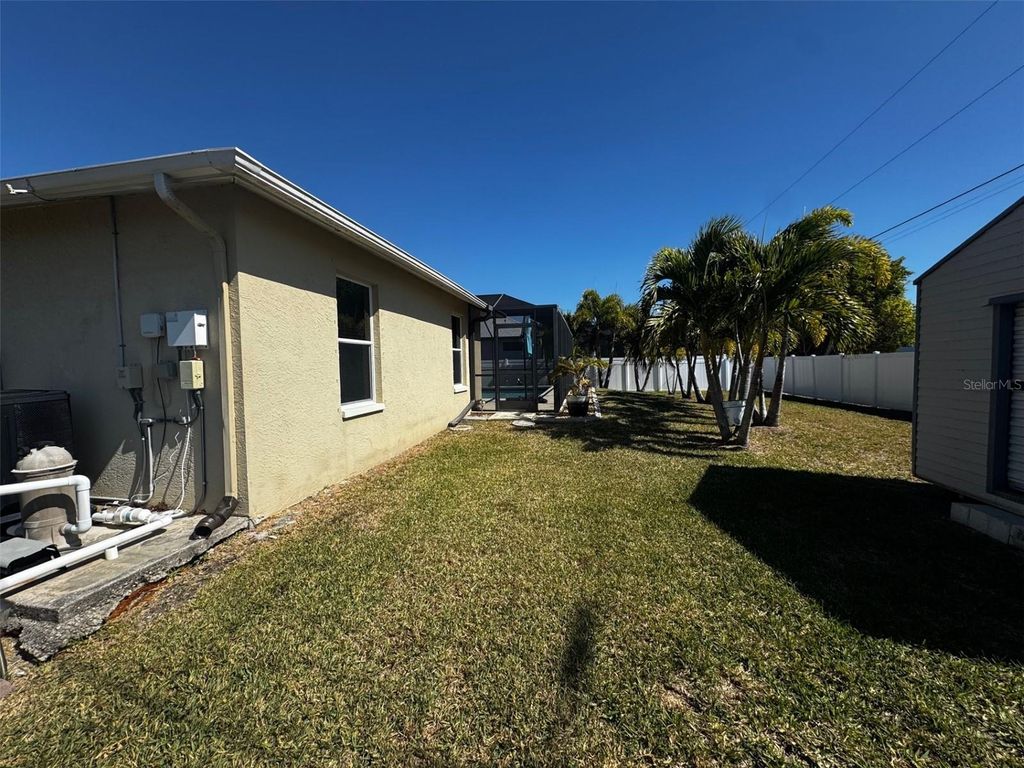 Image 3 of property listing at 2020 SAVONA PARKWAY W, Cape Coral, FL 33914