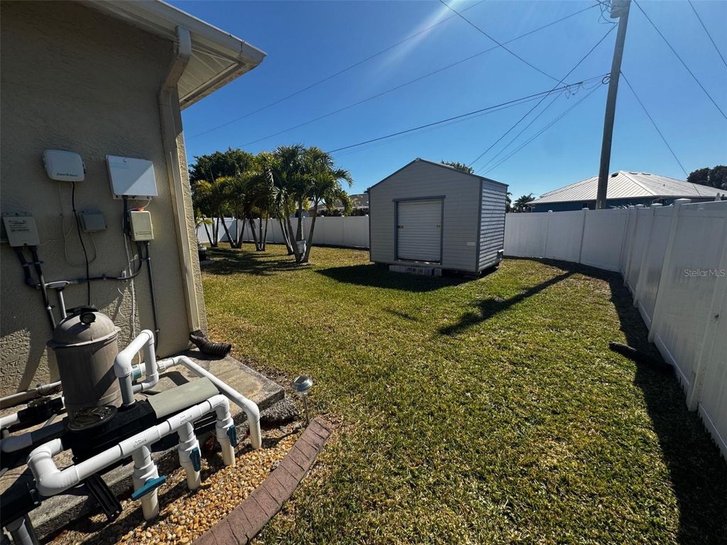Image 4 of property listing at 2020 SAVONA PARKWAY W, Cape Coral, FL 33914