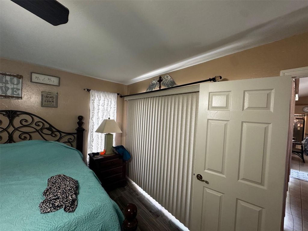 Image 9 of property listing at 2020 SAVONA PARKWAY W, Cape Coral, FL 33914