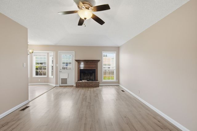 2423 McCalls Way, Clarksville, TN 37042