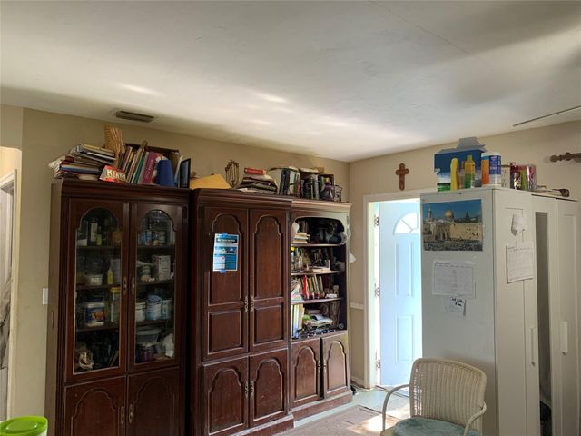 1635 NE 160th St, North Miami Beach, FL 33162