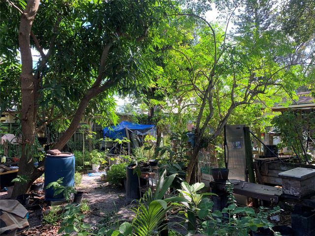 1635 NE 160th St, North Miami Beach, FL 33162