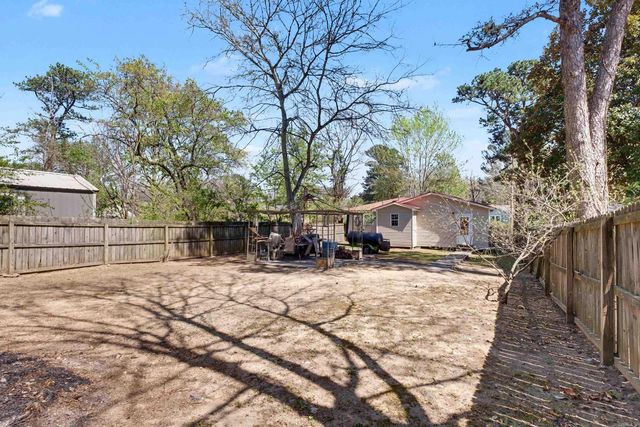 1623 Dixie, Benton, AR 72015