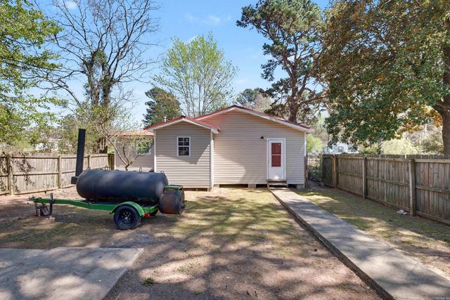 1623 Dixie, Benton, AR 72015