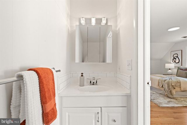 6200 ROCKHURST RD, Bethesda, MD 20817