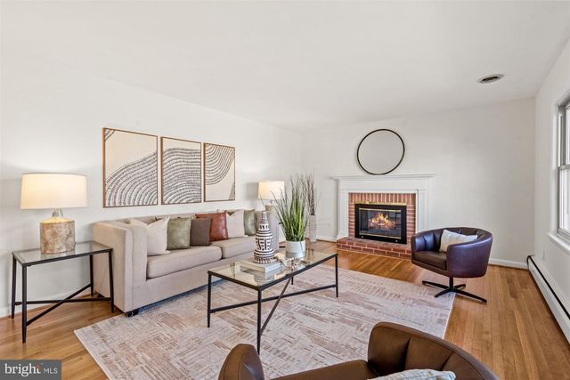 6200 ROCKHURST RD, Bethesda, MD 20817