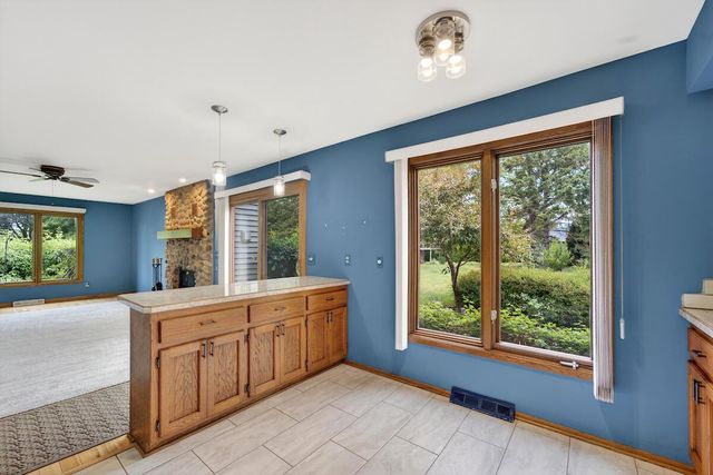 6028 Quaker Hill ROAD, Racine, WI 53406