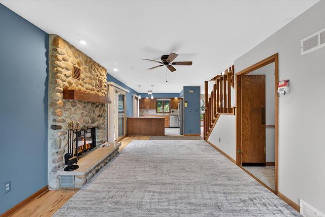 6028 Quaker Hill ROAD, Racine, WI 53406