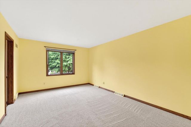 6028 Quaker Hill ROAD, Racine, WI 53406