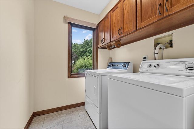 6028 Quaker Hill ROAD, Racine, WI 53406