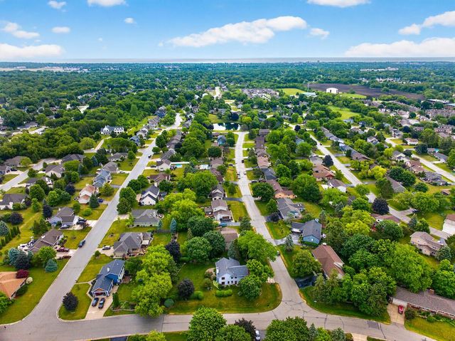 6028 Quaker Hill ROAD, Racine, WI 53406
