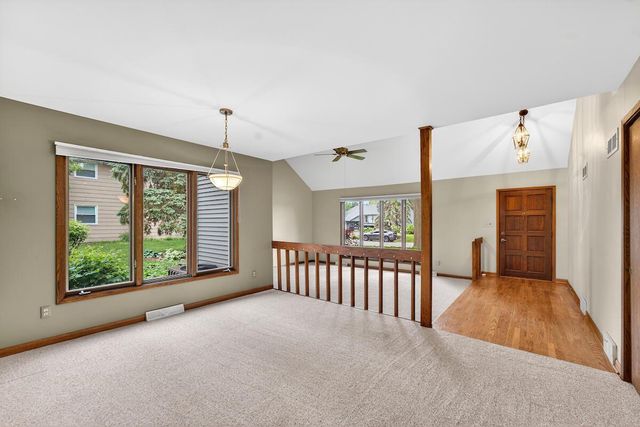 6028 Quaker Hill ROAD, Racine, WI 53406