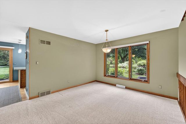 6028 Quaker Hill ROAD, Racine, WI 53406
