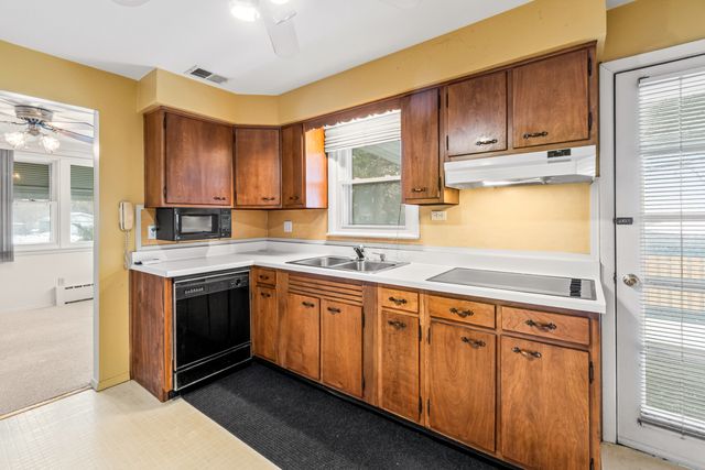 17W157 Foster Avenue, Wood Dale, IL 60191