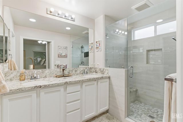 506 Baltimore Drive, Bakersfield, CA 93312