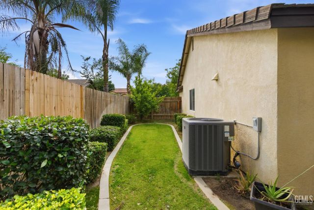 506 Baltimore Drive, Bakersfield, CA 93312