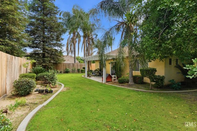 506 Baltimore Drive, Bakersfield, CA 93312